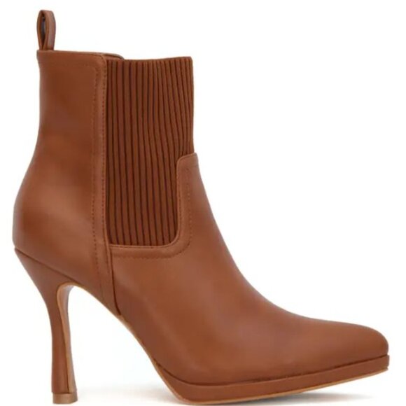 Elegant Tan Ankle Boots - Picture 1 of 6